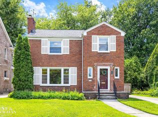 943 Washington Rd, Grosse Pointe, MI 48230