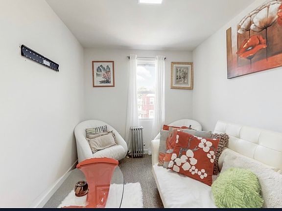 3rd image of 52 E 95th St