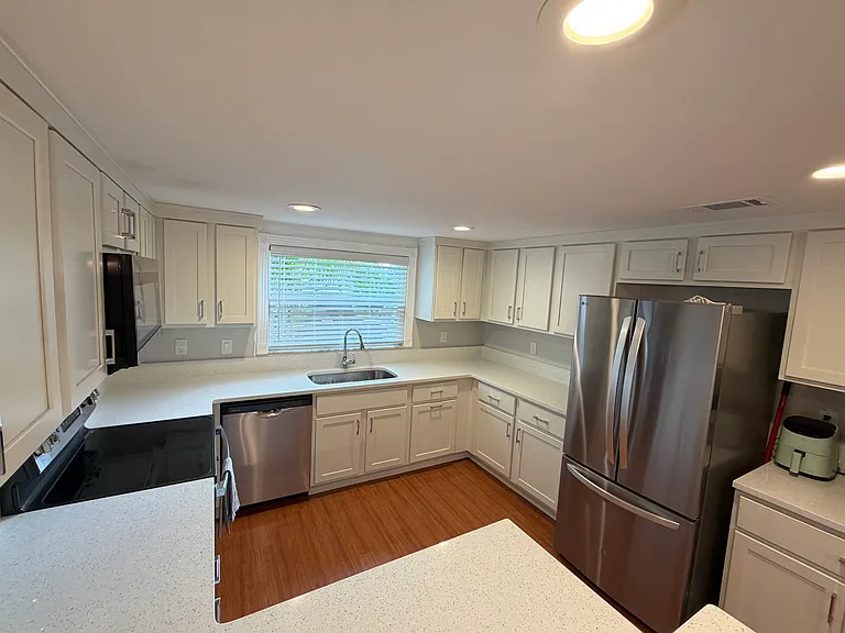 501 Orange Grove Ave S — Photo 2