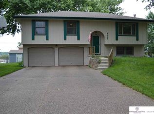 5720 S 93rd St, Omaha, NE 68127