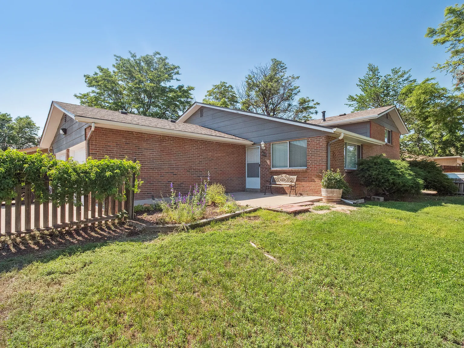 4 bed, 1300 sqft, $2,750 — Photo 1