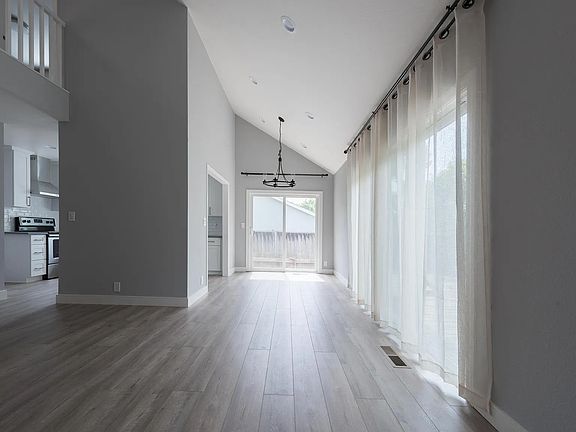 2nd image of 3395 Onslow Way