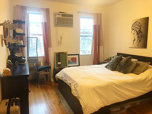 Rented by Douglas Elliman | media 16