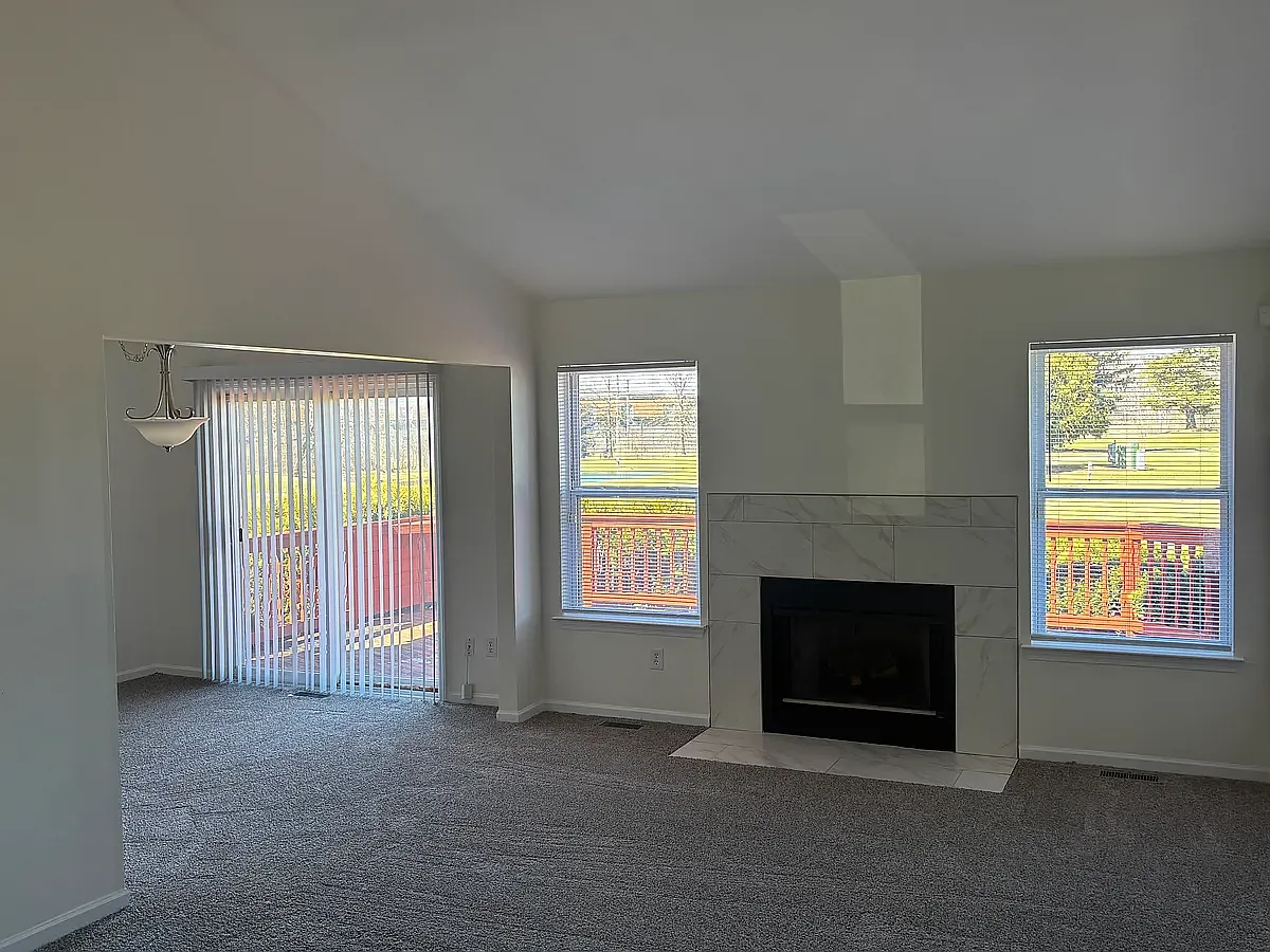 Family Room - 1183 Oaklawn Dr