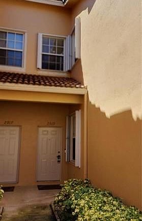 3rd image of 2919 Crestwood Ter #5103