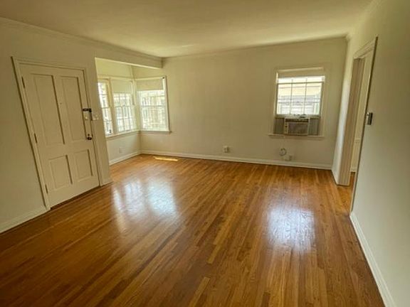 2nd image of 1257 1/2 Devon Ave #1257-1/2