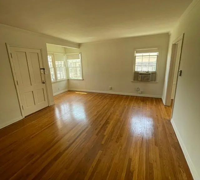 1257 1/2 Devon Ave #1257-1/2 — Photo 2