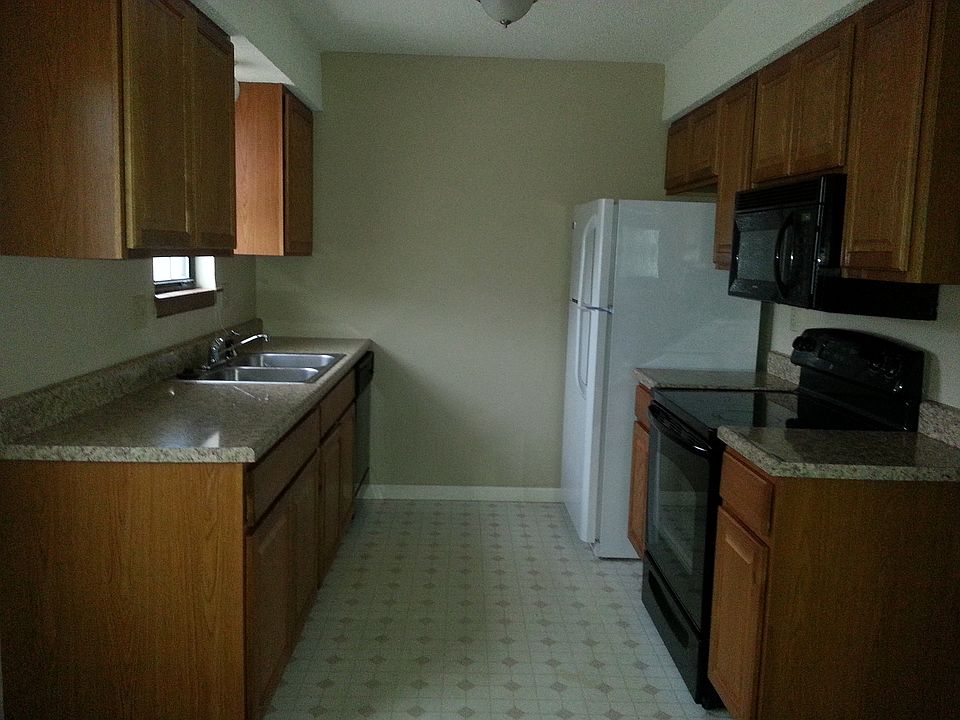 2nd image of 303 NW Waterwheel Ct