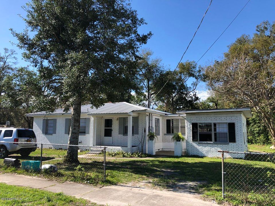1st image of 2714 Silver Lake Dr