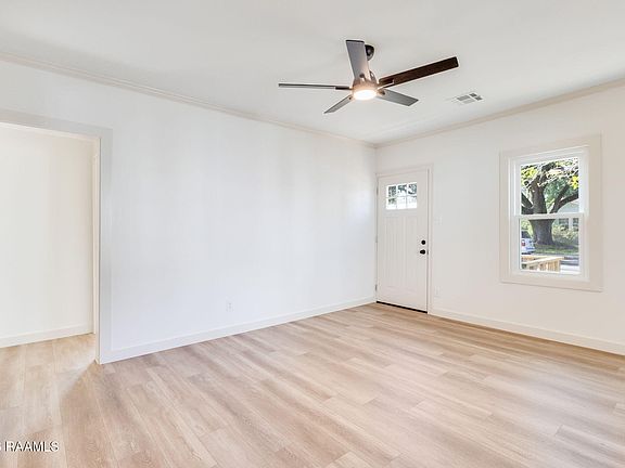 5th image of 518 Evangeline Dr