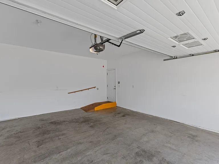 2419 Destiny Ct E — Photo 23