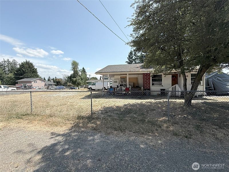 2nd image of 3401 NE 12th St