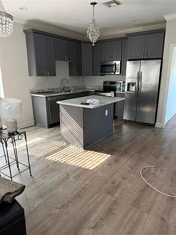 2737 N Prieur St — Photo 15