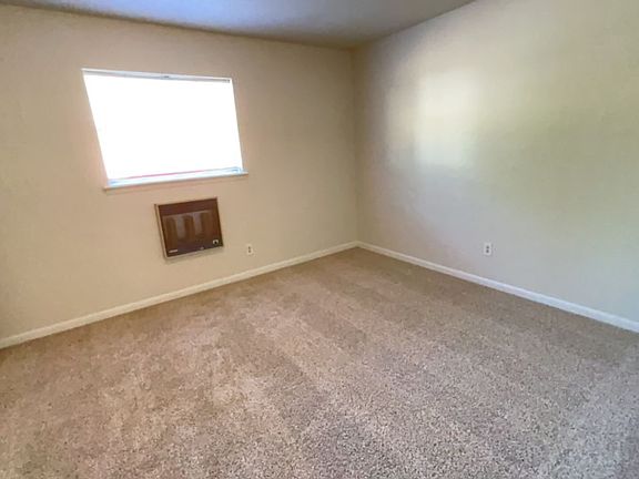 5th image of 910 Sandefur St APT 102