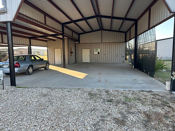 2nd image of 114 Prevost Dr