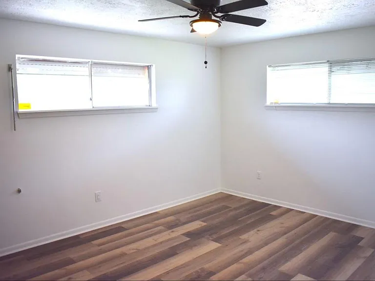 2628 Dupont St — Photo 19