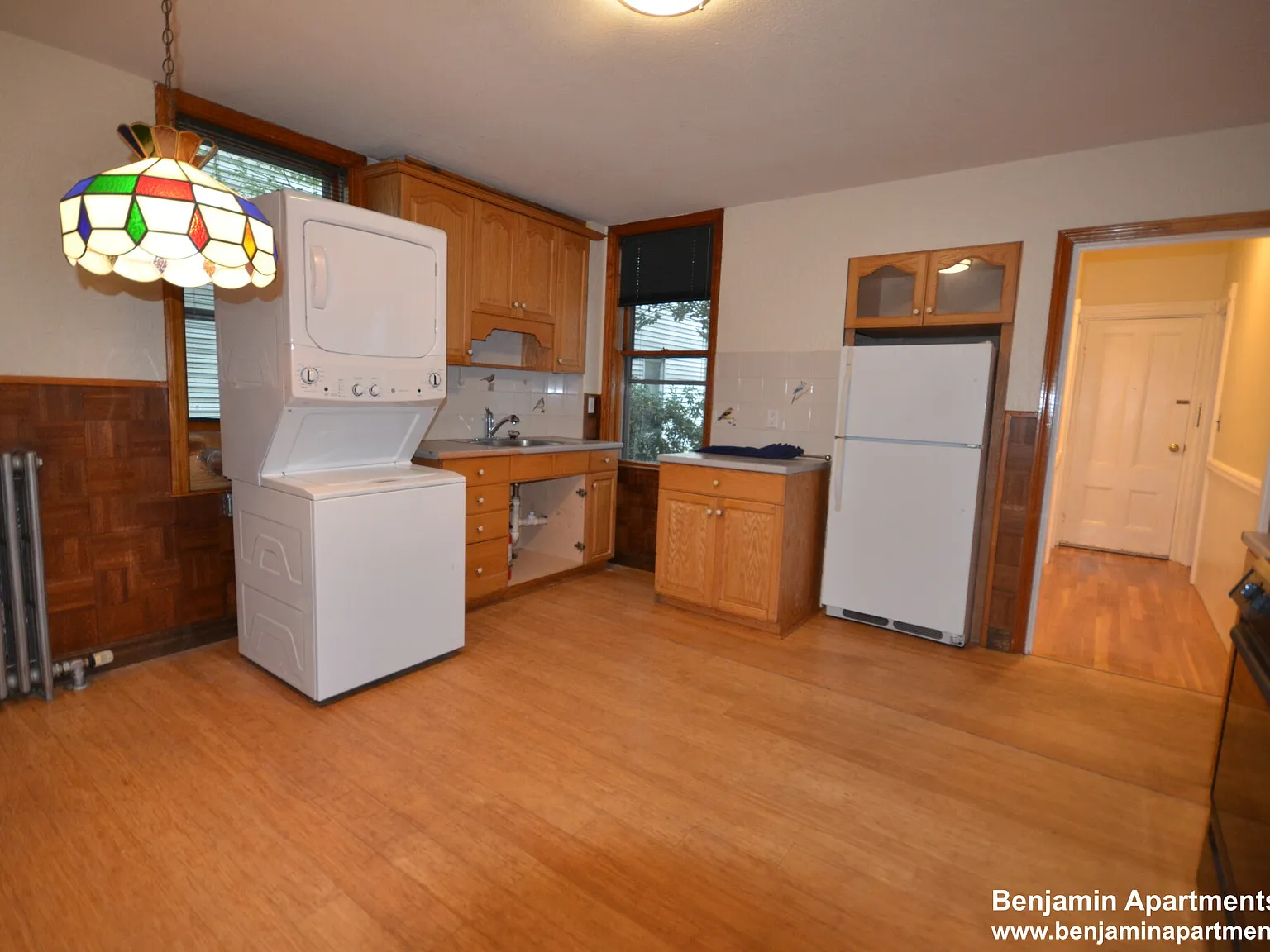 3 bed, 999 sqft, $3,300 — Photo 2