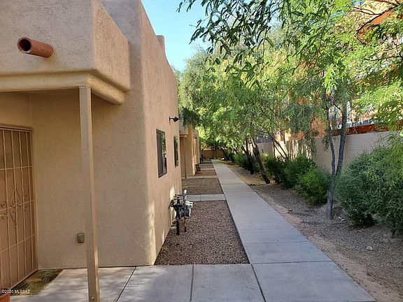 4th image of 3943 E Monte Vista Dr #6