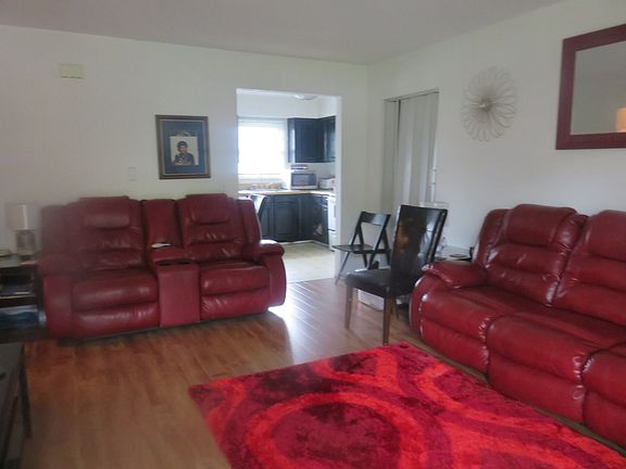 3rd image of 889 Belle Plaine Ave #891
