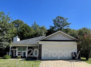 25 Devonshire Dr, Phenix City, AL 36870