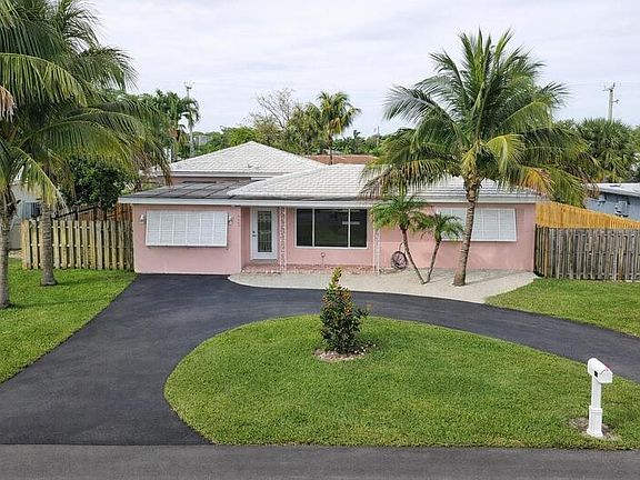 3rd image of 467 NE 31st St