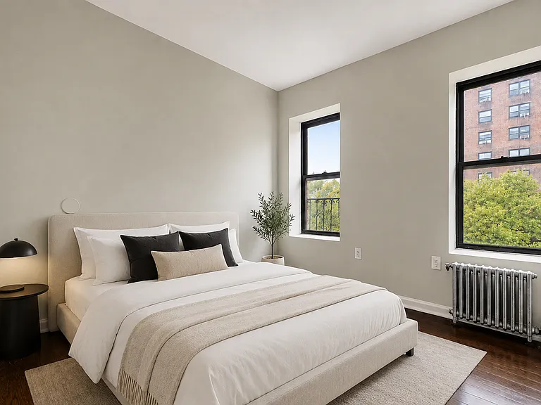 2254 5th Ave #16 — Photo 4