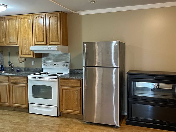 3rd image of 518 Head St