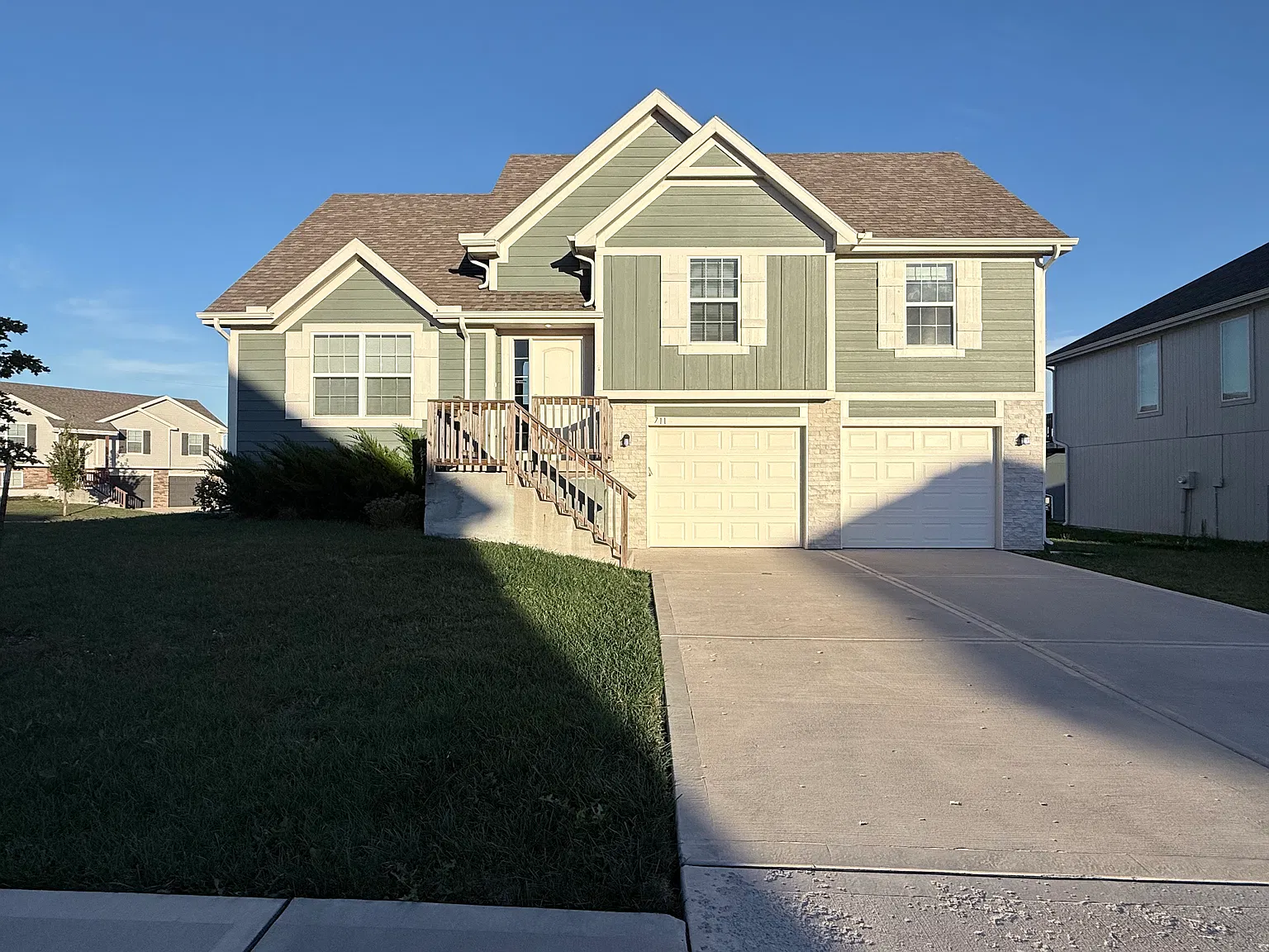 4 bed, 1820 sqft, $2,500 — Photo 1