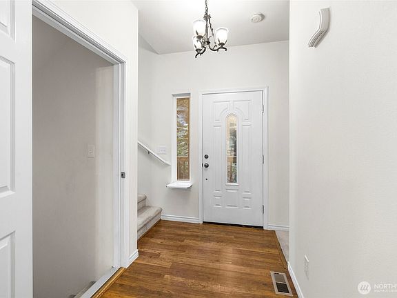 5th image of 35 Green Hill Road