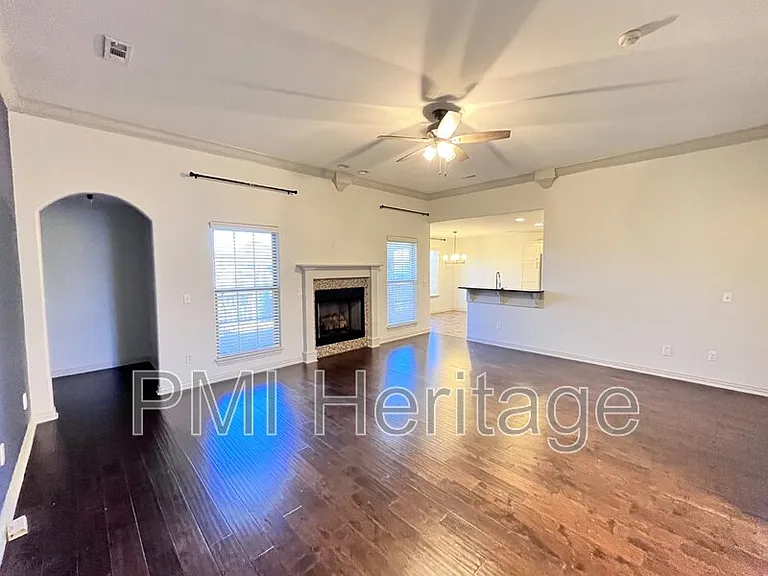 206 Peyton St — Photo 5
