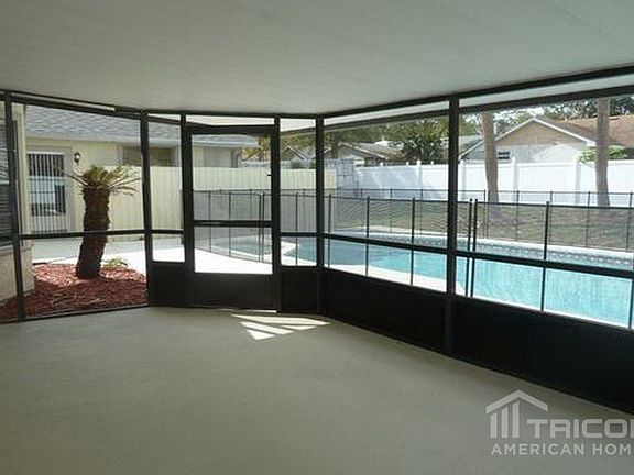 3rd image of 7669 Holly Oak Ct
