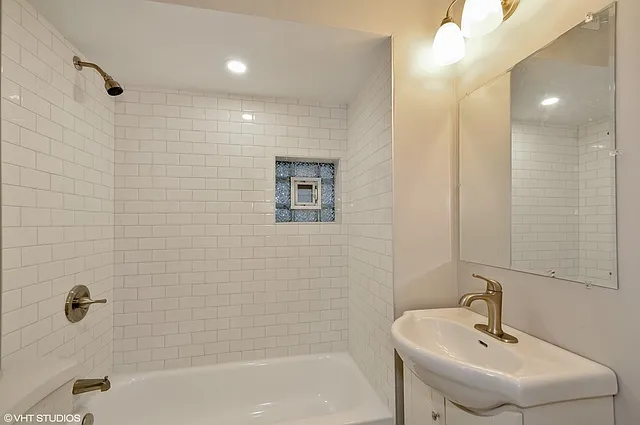 2909 N Ridgeway Ave #1 — Photo 7