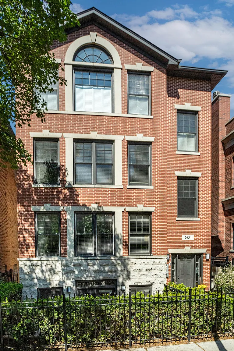 2634 N Racine Ave APT 3 photo 1