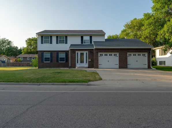 1111 E Lyon St, Marshall, MN 56258