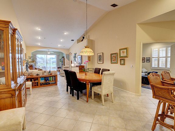 5th image of 10589 Royal Caribbean Cir