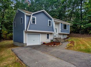 39 Blueberry Hill Rd, Woburn, MA 01801