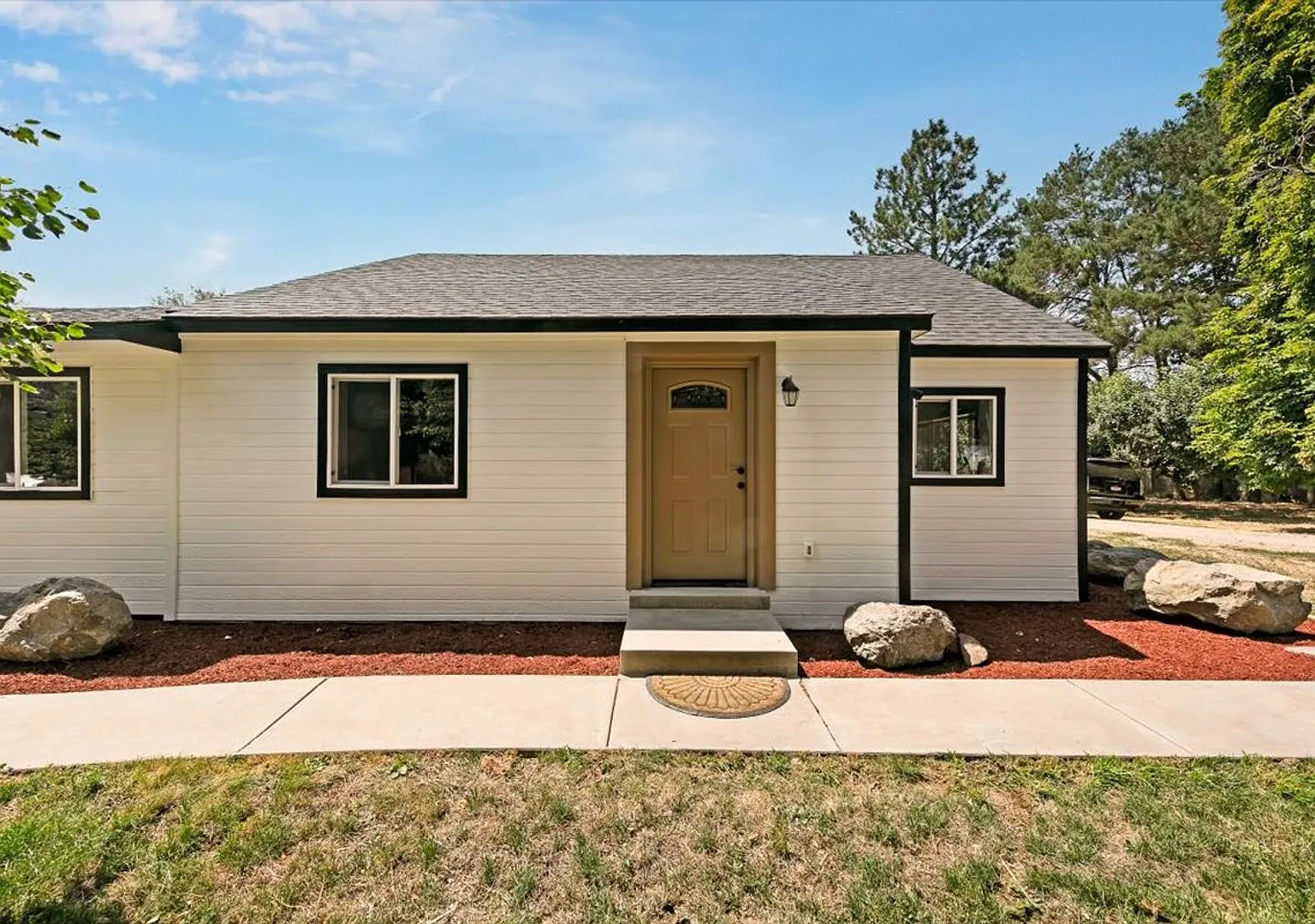Spacious Middleton Home, Utilities & Lawn Care Included for $300/month — Photo 1