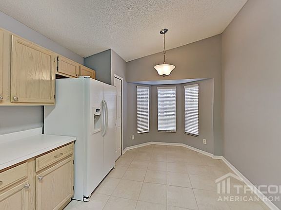 4th image of 2300 Justin Ave