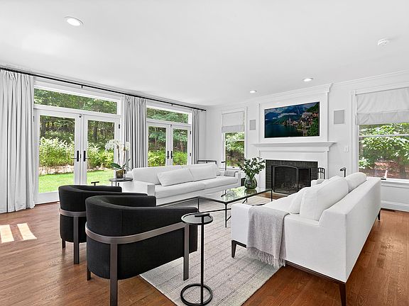 3rd image of 6 Phelan Ct