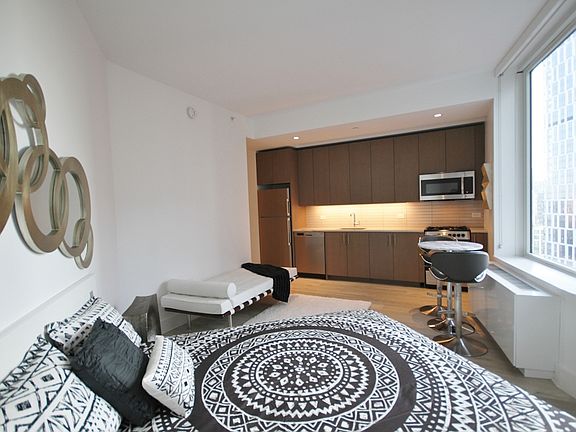 4th image of 86 Fleet Pl APT 28E