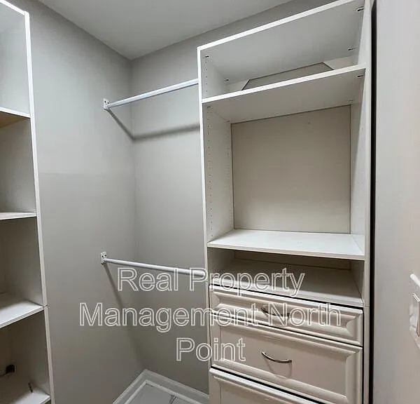 3434 Palace Ct — Photo 14