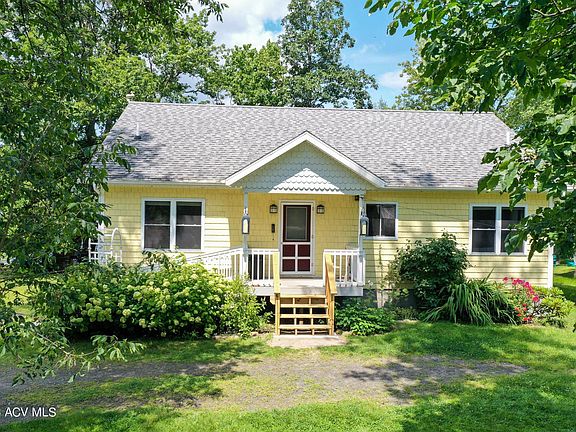 2nd image of 289 Corlear Dr