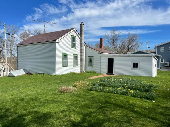 7 Bombard Place, Vergennes, VT 05491