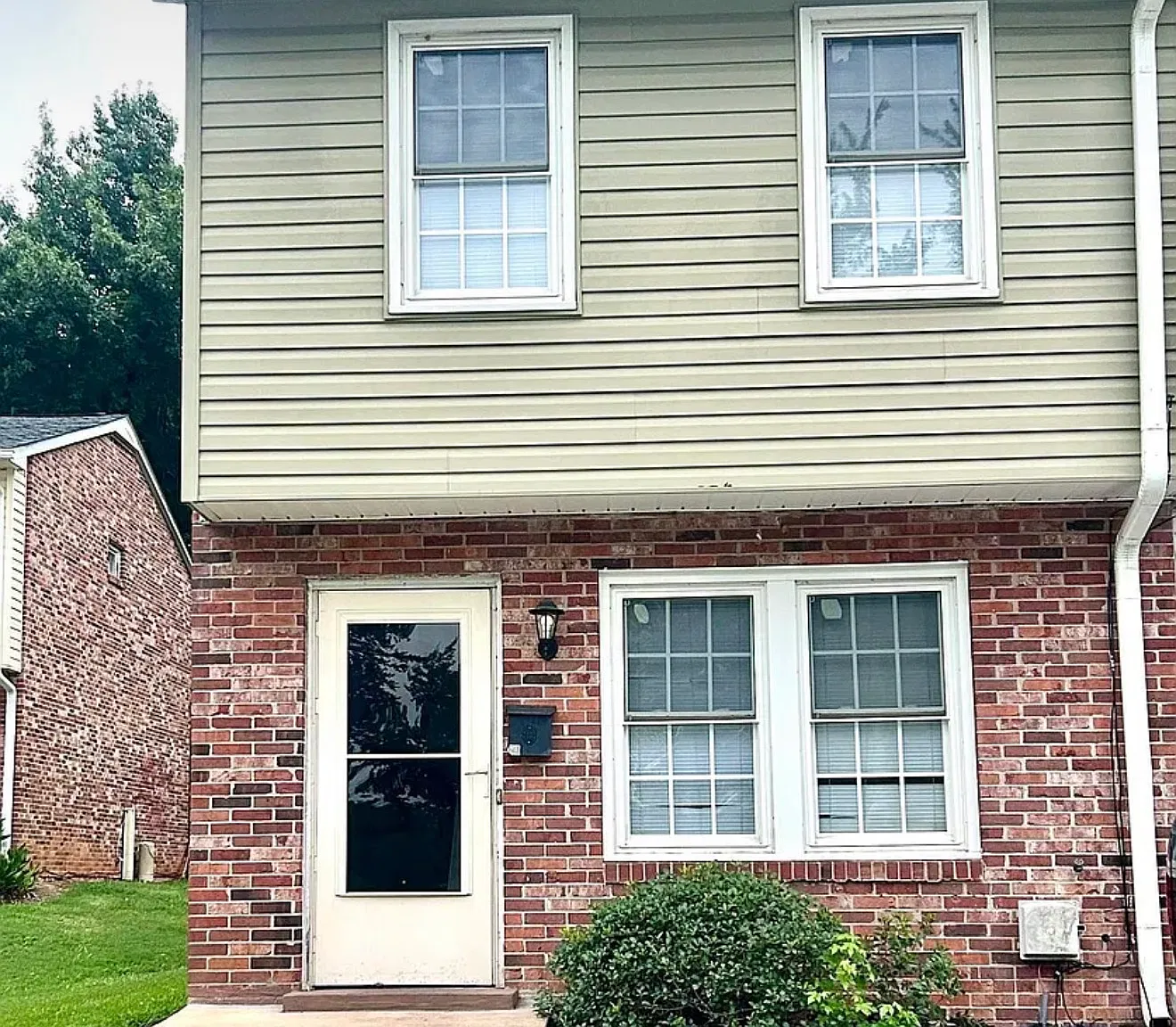 2 bed, 1.5 bath, 1000 sqft, $1,400 — Photo 1