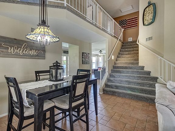 3rd image of 1210 E Windsong Dr