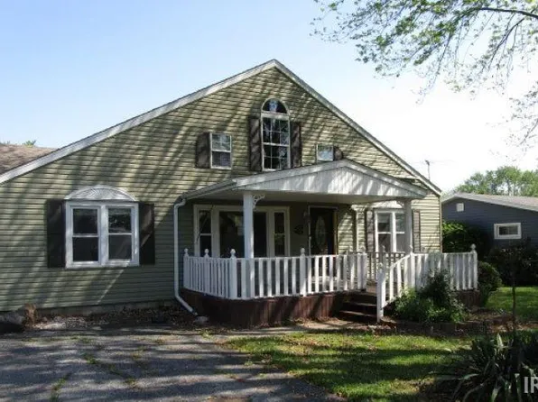 10810 W Sweet Gum St, Yorktown, IN 47396