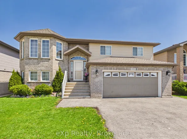 241 17th Ave, Hanover, ON N4N 3V4