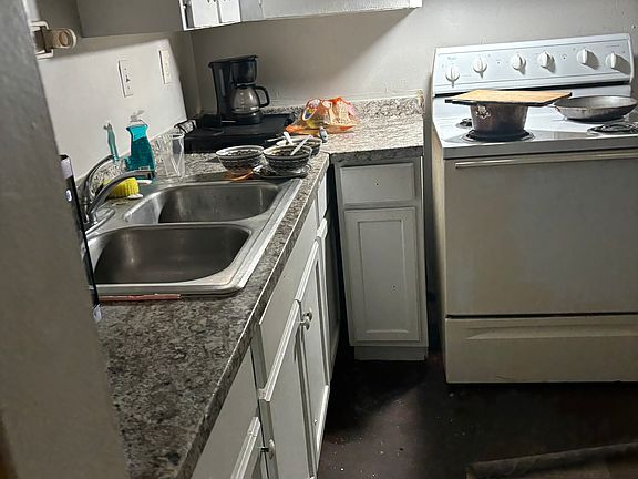 3rd image of 4307 Continental Blvd #2R