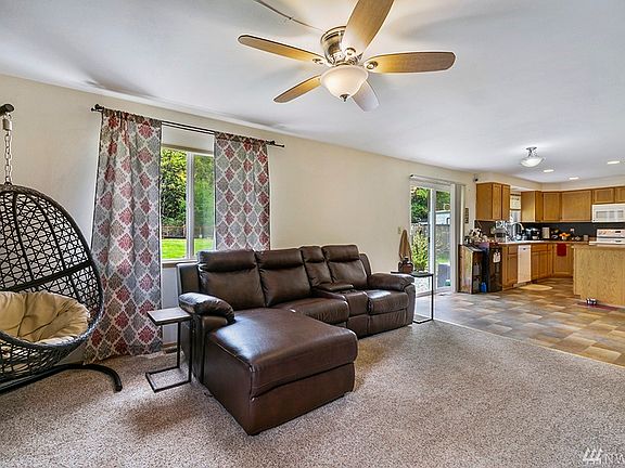 5th image of 22715 129th Avenue Ct E