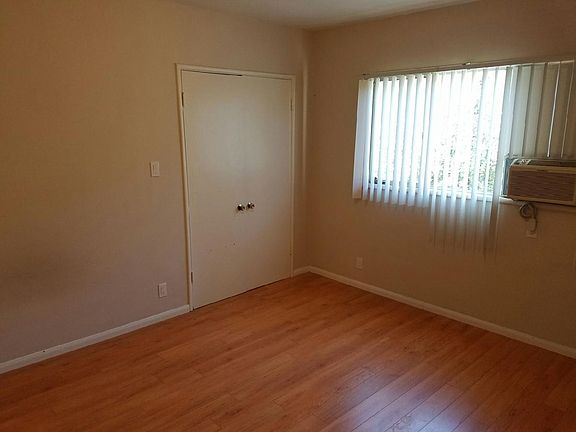 5th image of 920 N Curson Ave APT 1